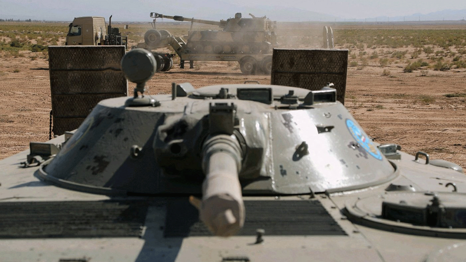 دبابات رانيان خلال مناورة عسكرية في شمال غرب البلاد ، بالقرب من الحدود الإيرانية الأذربيجانية. 1 تشرين الأول/أكتوبر 2021 (المكتب الاعلامي للجيش الإيراني)