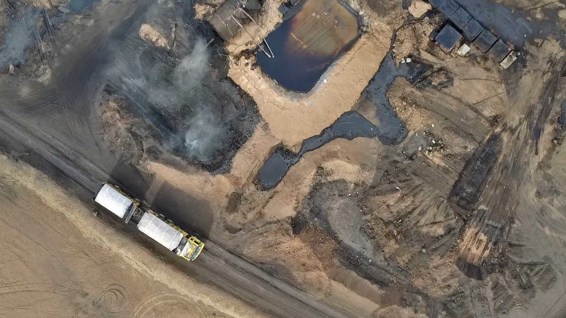 صورة جوية لأحد حقول النفط في الشمال السوري 