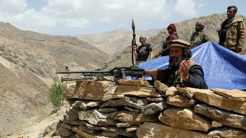مقاتلون من طالبان على الحدود بين أفغانستان وإيران