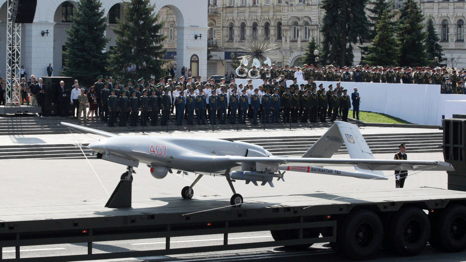 تم تقديم طائرة بدون طيار من طراز Bayraktar تابعة للقوات الجوية الأوكرانية في عرض عسكري في كييف، أوكرانيا، 25 آب/ أغسطس 2021