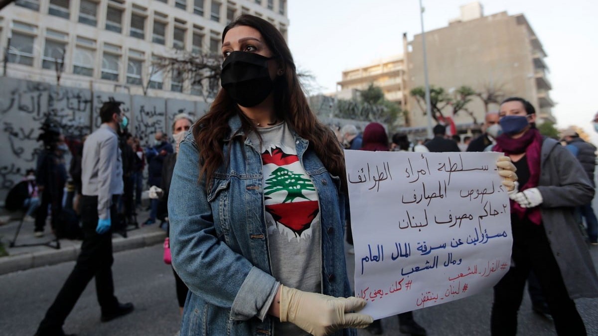 لبنان يشهد أسوأ أزمة في تاريخ الاقتصاد على افطلاق