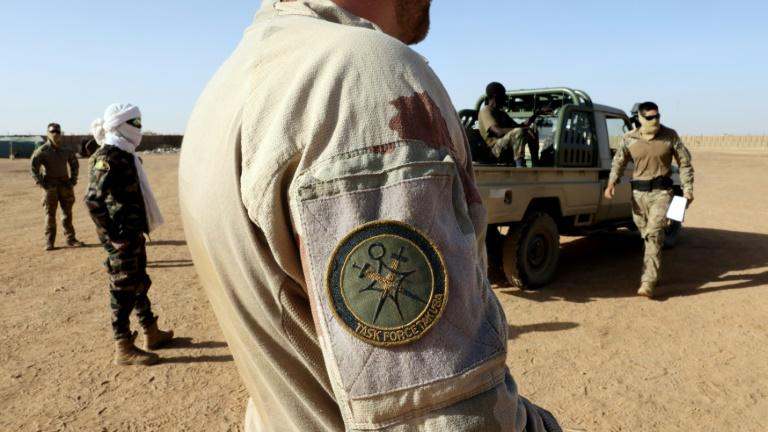 تحكم الانتشار العسكري الفرنسي في مالي اتفاقية حكومية دولية أبرمت عام 2013