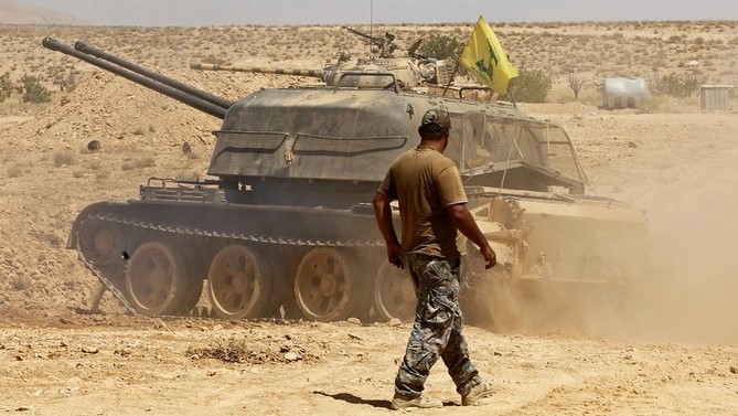 دبابة تابعة لميليشيا حزب الله المدعوم من إيران في سوريا