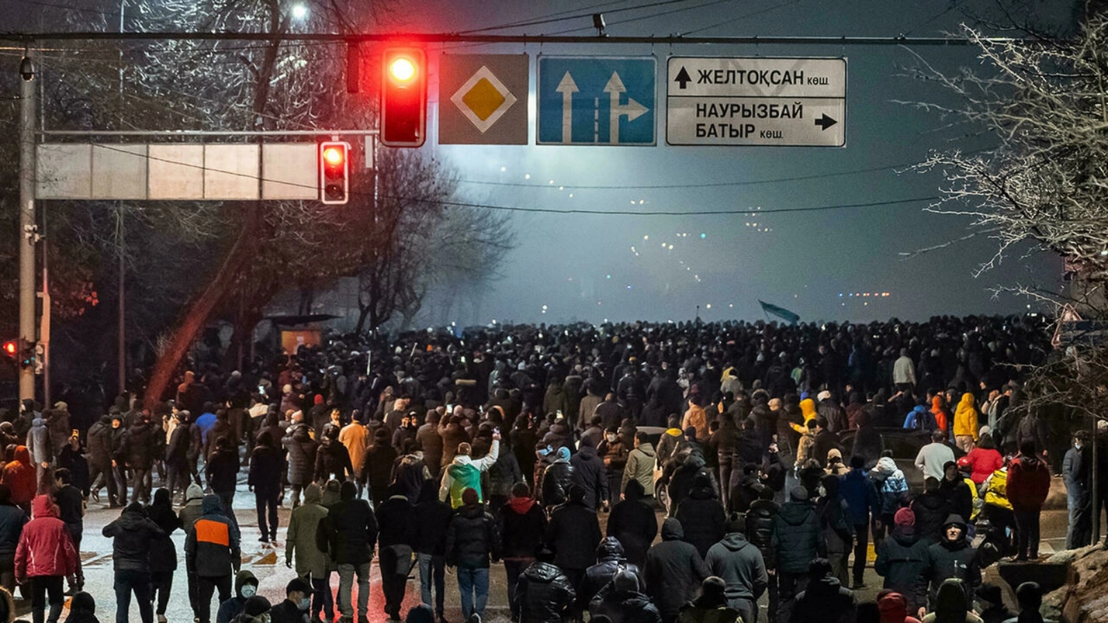 متظاهرون في ألماتي العاصمة الاقتصادية كازاخستان في يناير 2022 
