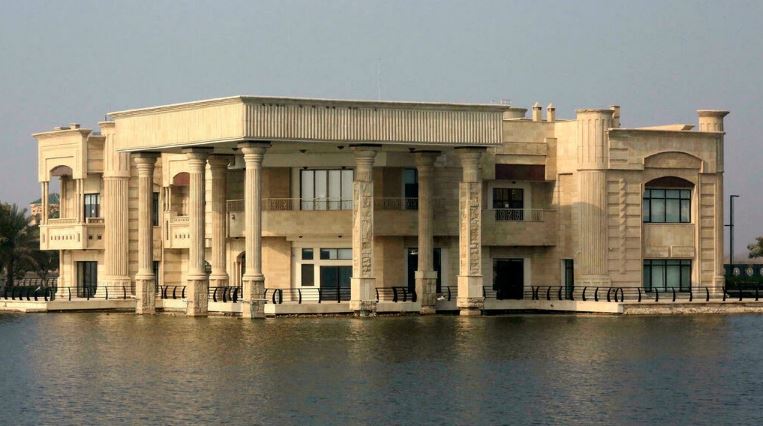 صورة تظهر قصرا شيده الدكتاتور العراقي السابق صدام حسين في بغداد في 12 يناير 2022