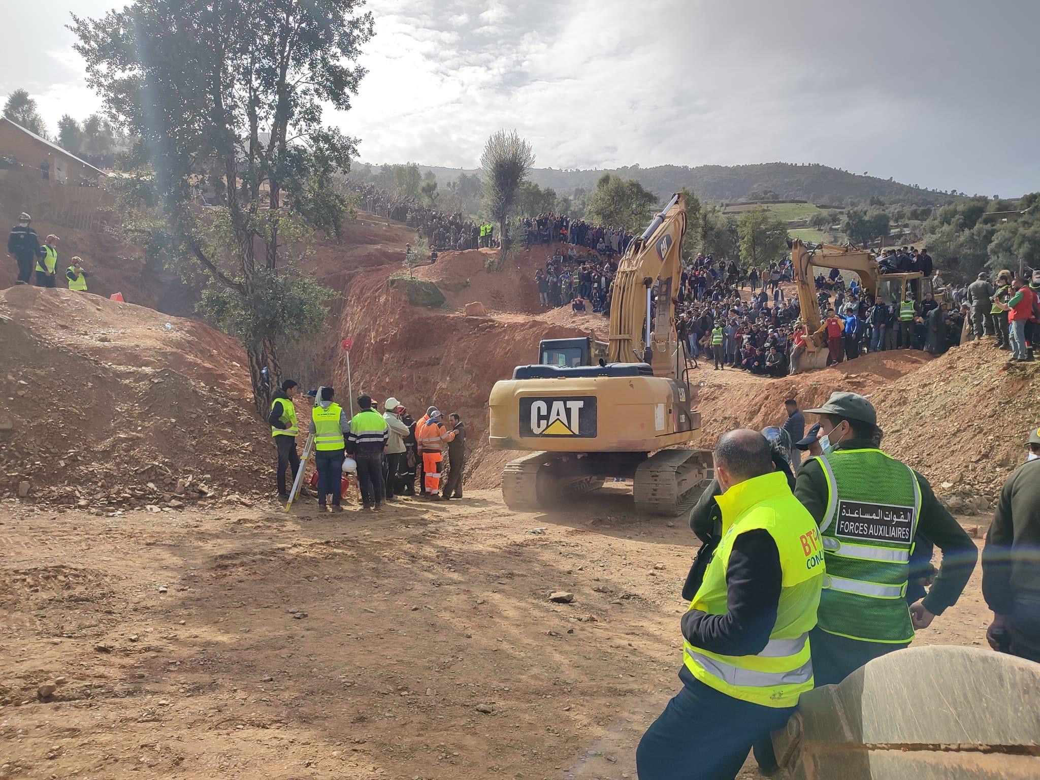 جانب من عمليات انقاذ الطفل رايان 