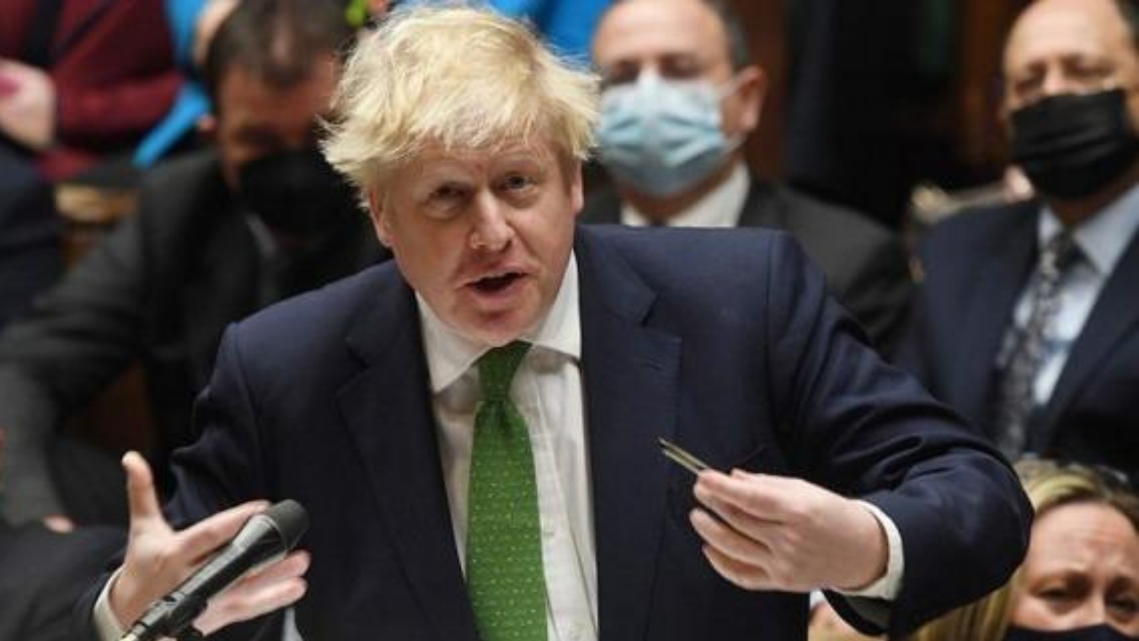 جونسون مدافعاً عن نفسه في جلسة لمجلس العموم