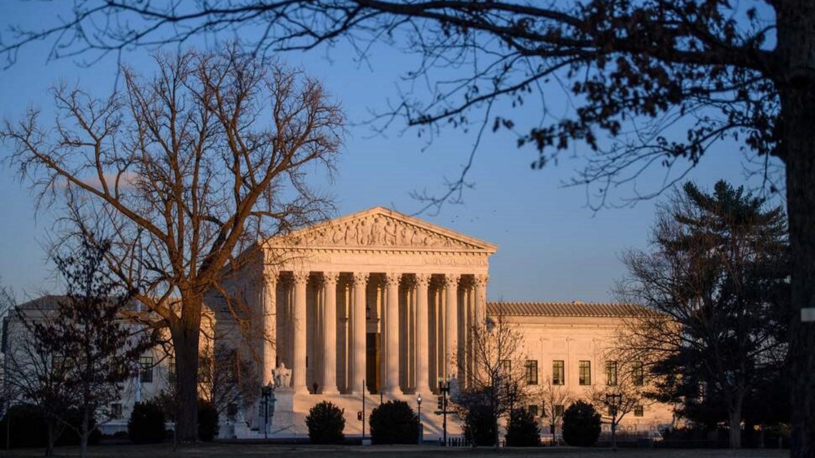 المحكمة العليا الأميركية في واشنطن العاصمة في 14 فبراير 2022