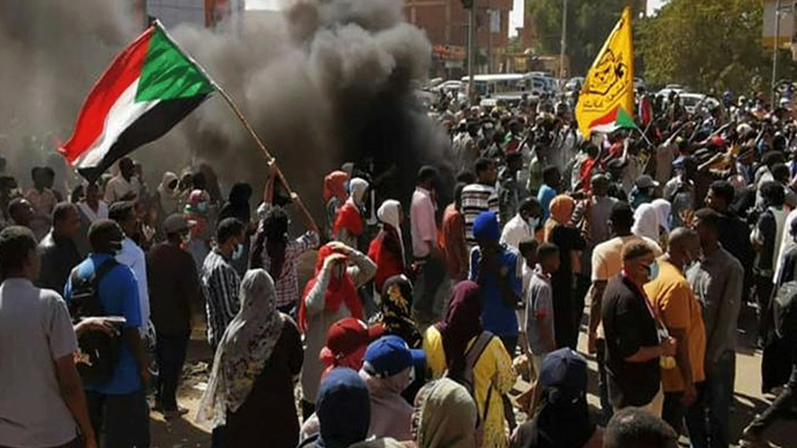 محتجون في الخرطوم يطالبون بحكمٍ مدني