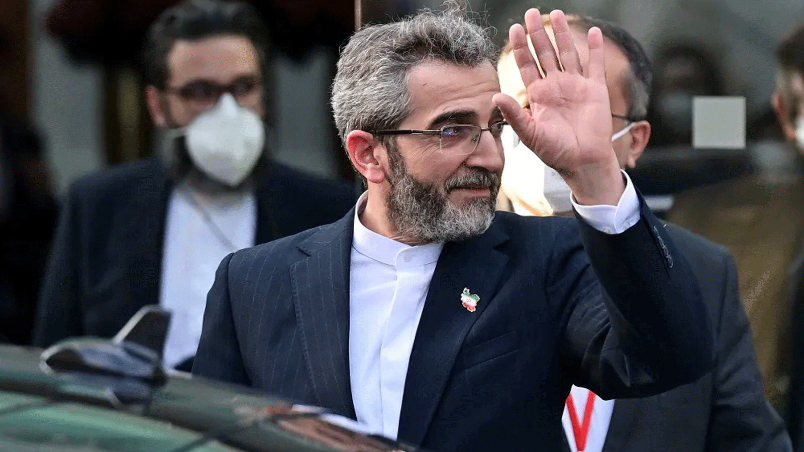 كبير المفاوضين النوويين الإيرانيين علي باقري كاني يغادر قصر كوبورغ في فيينا. 3 كانون الأول\ديسمبر 2021