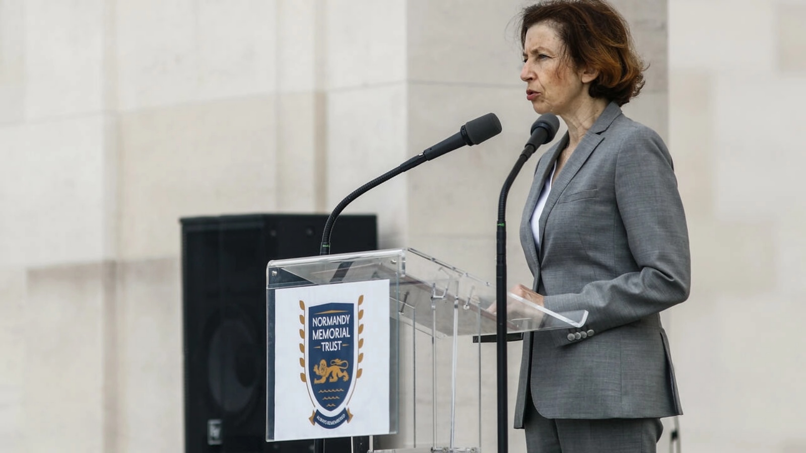 وزيرة الجيوش الفرنسية فلورانس بارلي في فير-سور-مير بفرنسا في 06 يونيو 2021