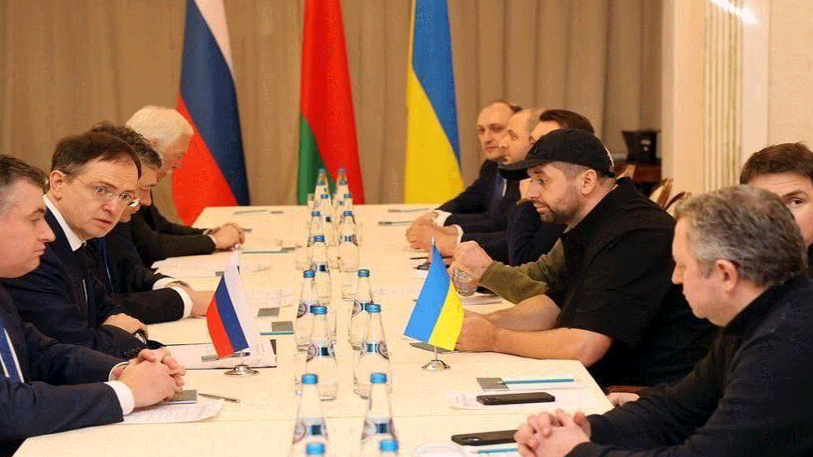 لقطة من جولة المفاوضات السابقة بين كييف وموسكو