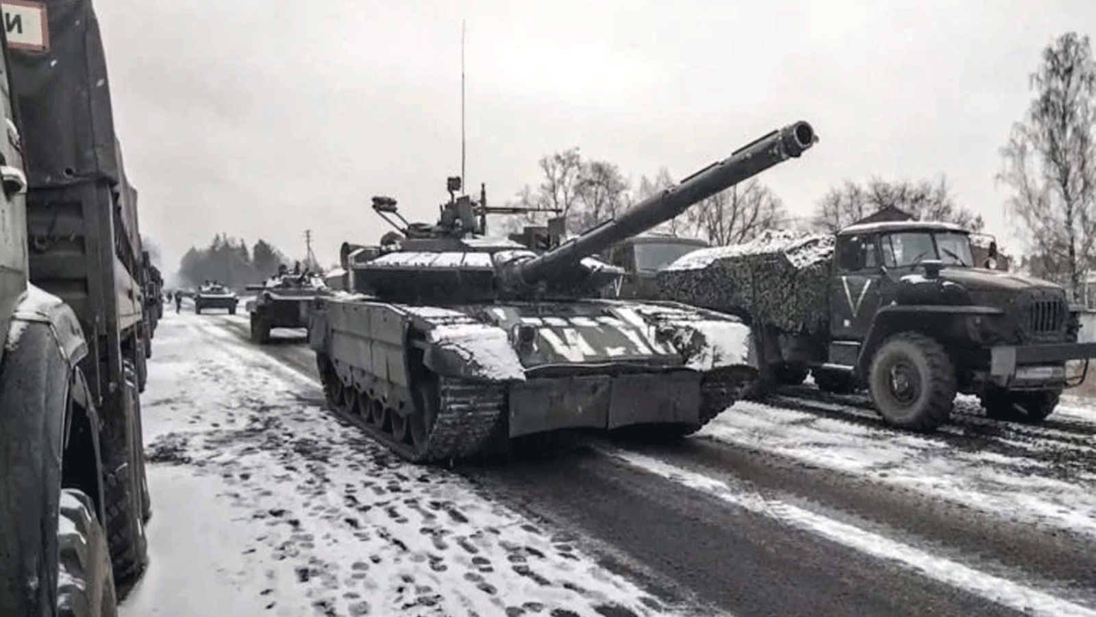  صورة نشرتها وزارة الدفاع الروسية في 7 آذار\ مارس 2022 تُظهِر تقدمًا لوحدة دبابات روسية في منطقة كييف