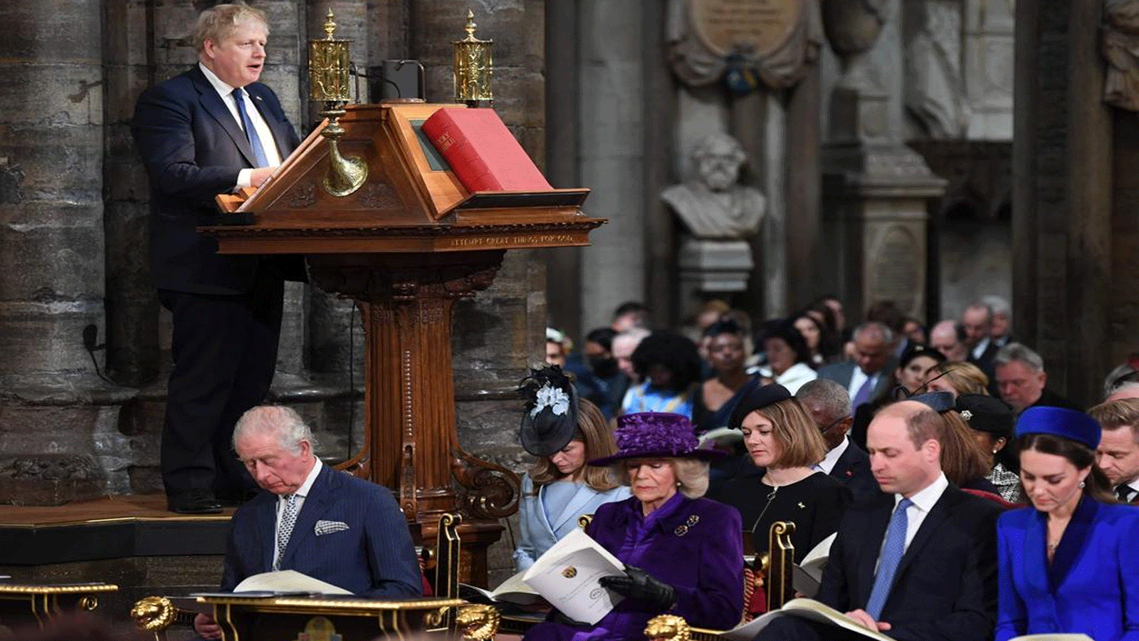 الأمير تشارلز وحشد من الحضور في الاحتفال يوم الكونولث