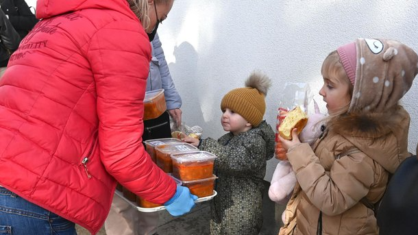 استعدادات لاستقبال آلاف اللاجئين الأوكرانيين في بريطانيا