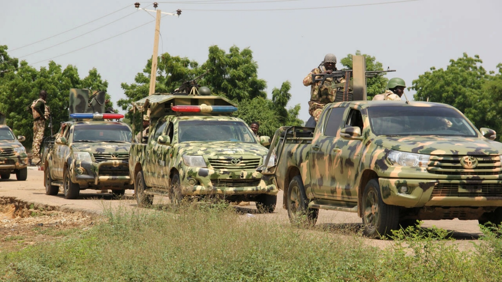 دورية لجنود نيجيريين بعد هجمات دامية في شمال غرب نيجيريا