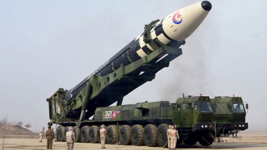 صاروخ باليستي أطلقته كوريا الشمالية عابر للقارات