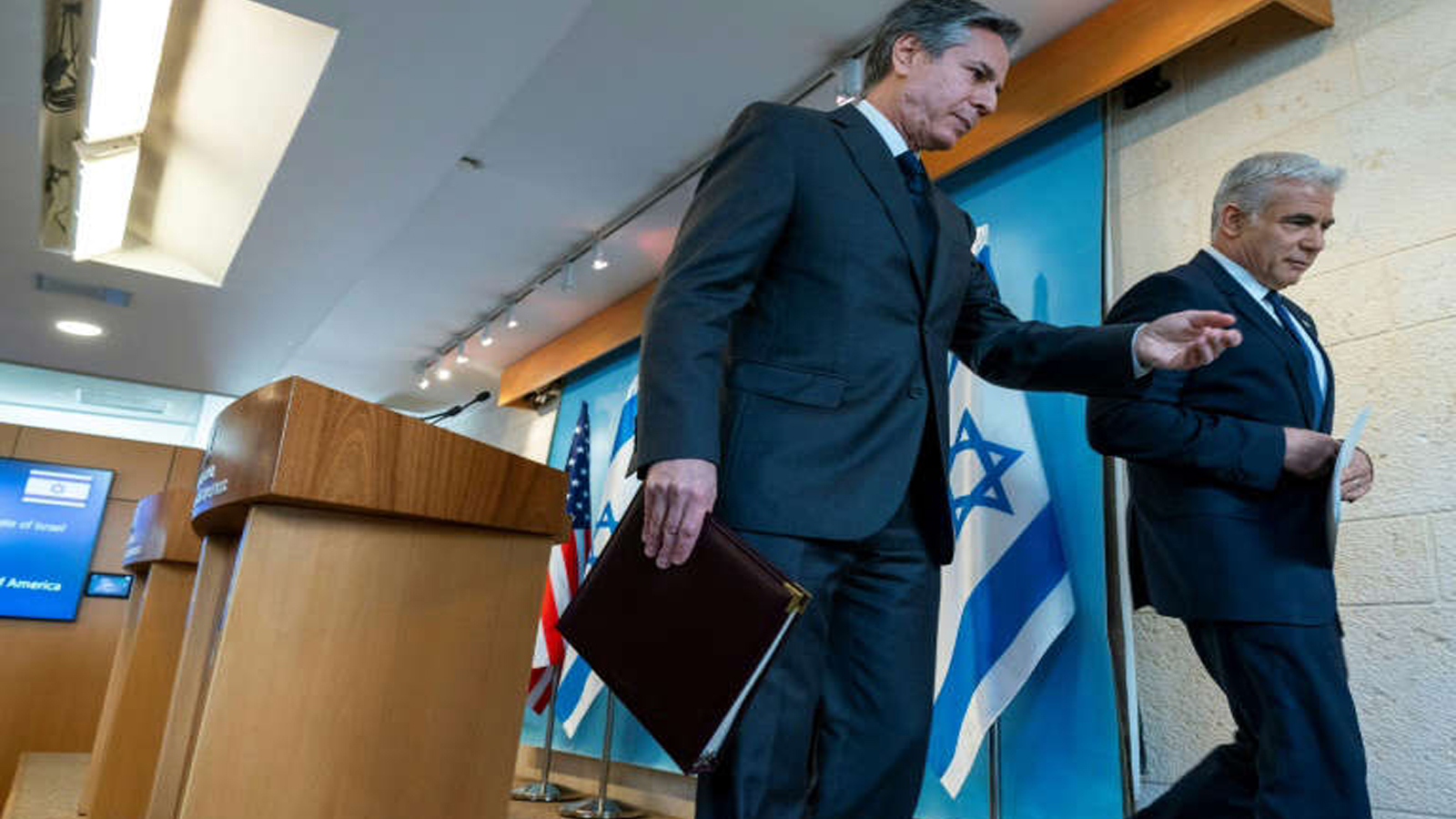وزيرا الخارجية الأميركي والإسرائيلي أنتوني بلينكن ويائير لبيد