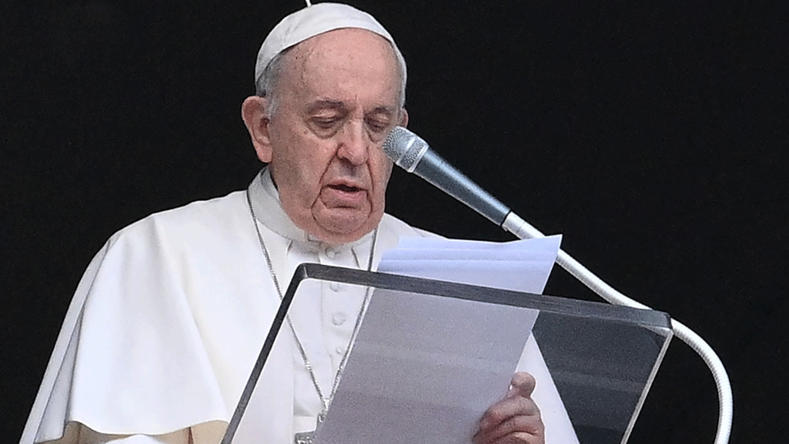 البابا فرنسيس يتلو صلاة التبشير الملائكي مطالباً بوقف الحرب