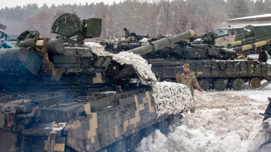 اللواء 92 الآلي المنفصل للقوات المسلحة الأوكرانية متوقف في قاعدته بالقرب من قرية كلوجينو-باشكيريفكا، في منطقة خاركيف