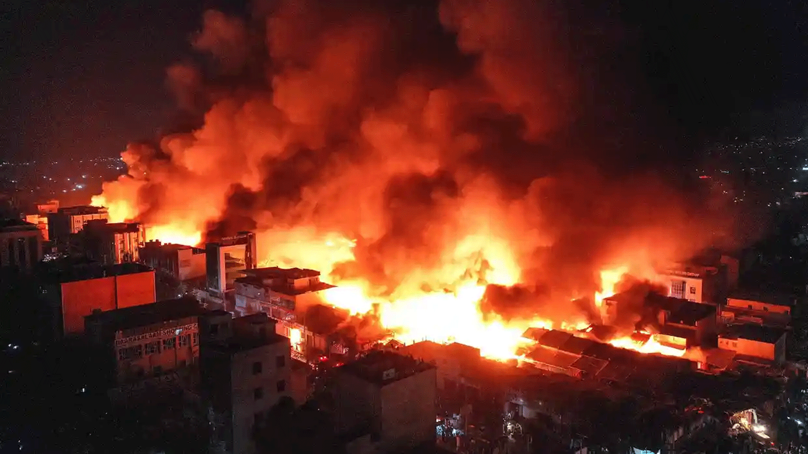 حريق في سوق Waheen في هرجيسا بأرض الصومال يوم السبت2 أبريل\ نيسان 2022