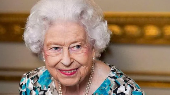 الملكة اليزابيث الثانية ملكة بريطانيا 