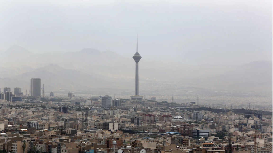 مشهد عام لاحد الاحياء الشمالية الشرقية من طهران في 3 حزيران/يونيو 2014