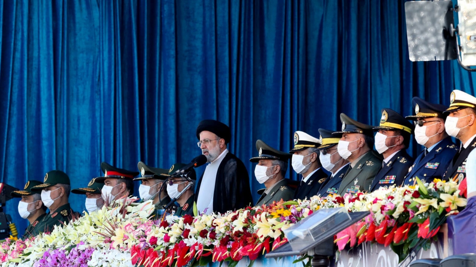 الرئيس الإيراني إبراهيم رئيسي خلال عرض عسكري لمناسبة يوم الجيش. 18 أبريل 2022
