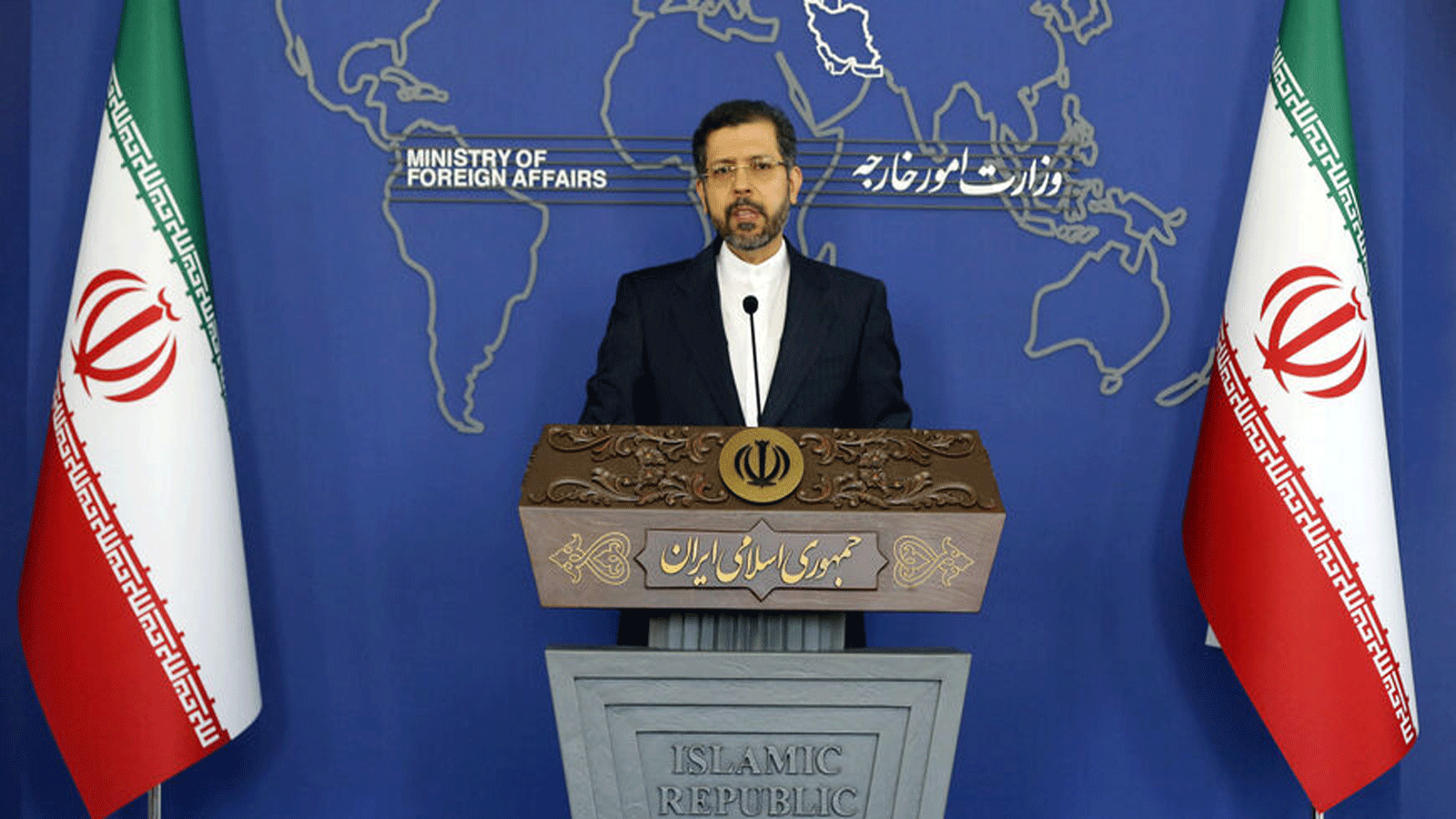 المتحدث باسم الخارجية الإيرانية سعيد خطيب زاده خلال مؤتمر صحفي في طهران 