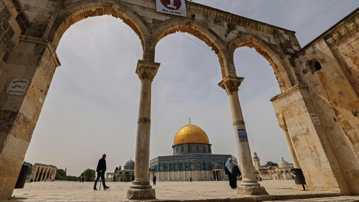 مسجد قبة الصخرة في مجمع المسجد الأقصى في القدس، 18 أبريل 2022