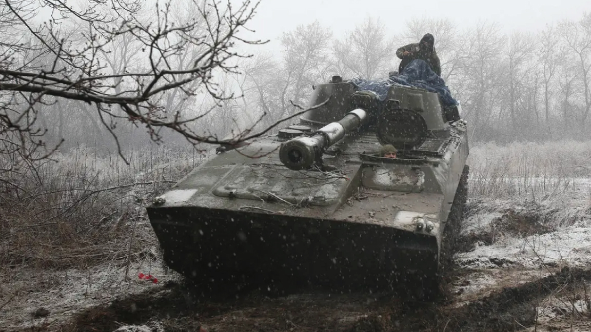تحافظ المدفعية الأوكرانية على مواقعها في منطقة لوهانسك في 2 مارس 2022