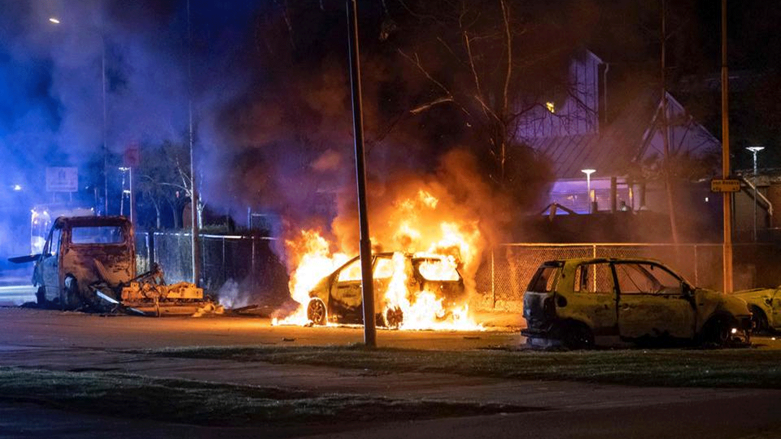 احتجاجات في السويد ضد خطط جماعة يمينية متطرفة لحرق نسخ من القرآن الكريم