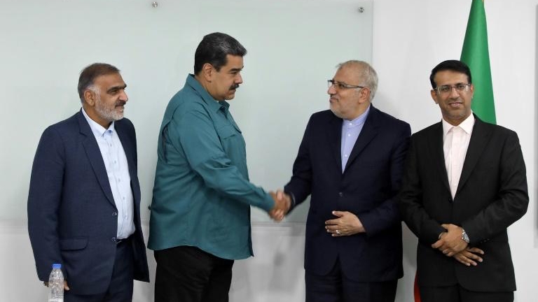 رئيس فنزويلا يستقبل وزير النفط الإيراني في كراكاس