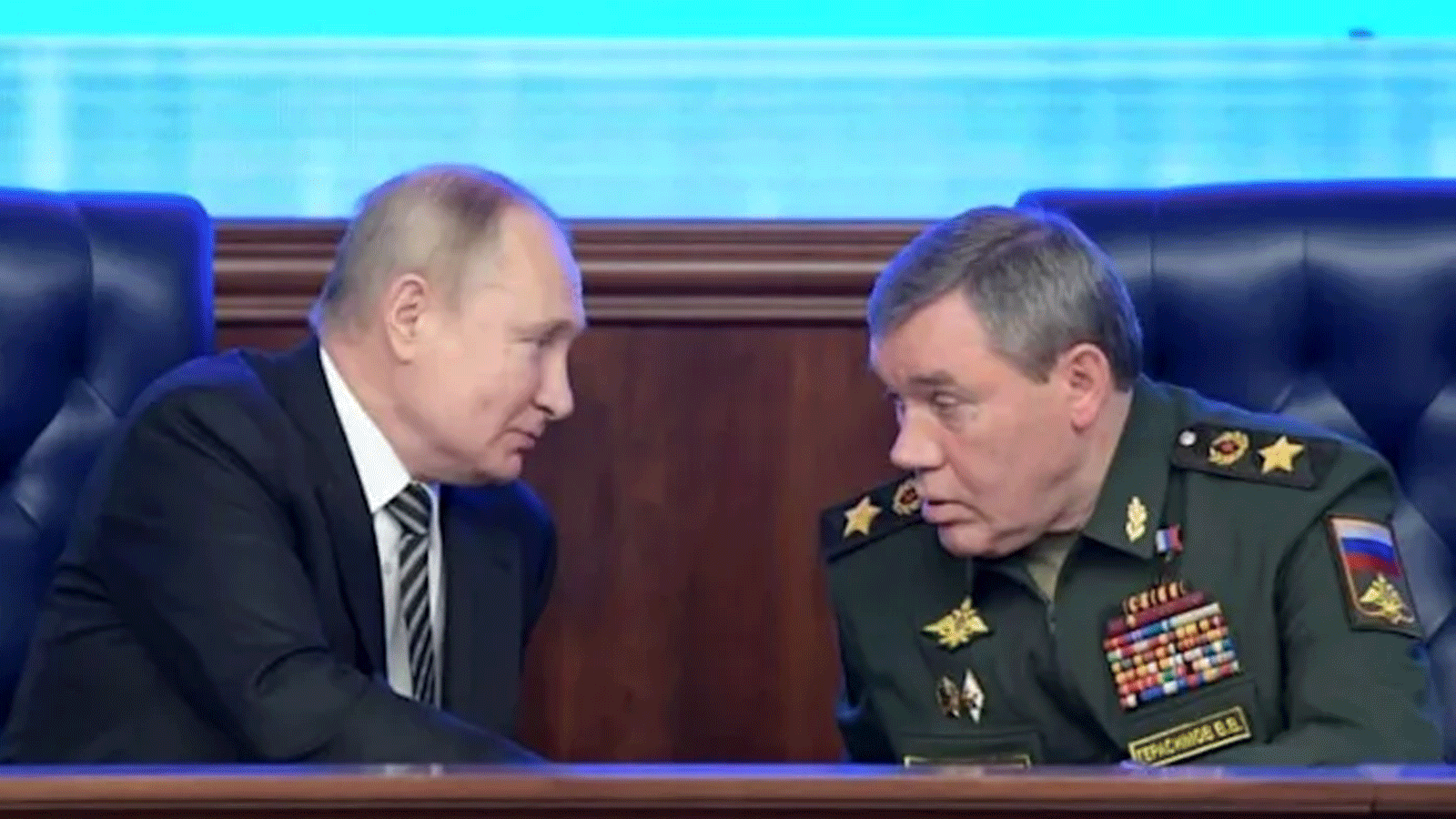 رئيس أركان الجيش الروسي الجنرال فاليري غيراسيموف lمع الرئيس الروسي فلاديمير بوتين