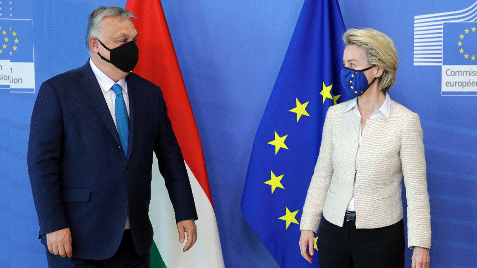 رئيس الوزراء المجري فيكتور أوربان يجتمع مع رئيسة الاتحاد الأوروبي أورسولا فون دير لاين لحضور قمة 2021 في بروكسل.