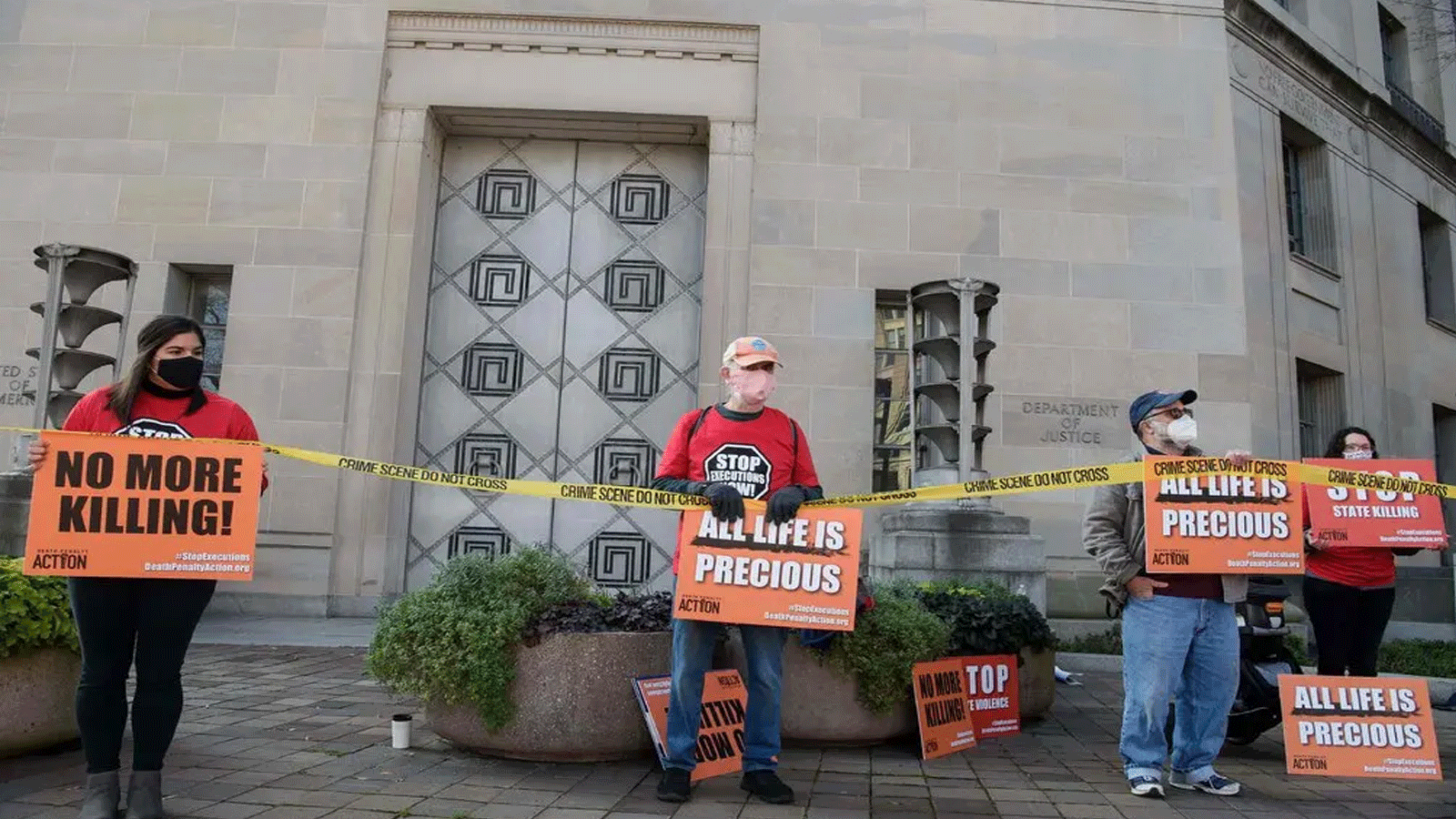 احتجاج في وزارة العدل على عمليات الإعدام الفيدرالية عام 2020