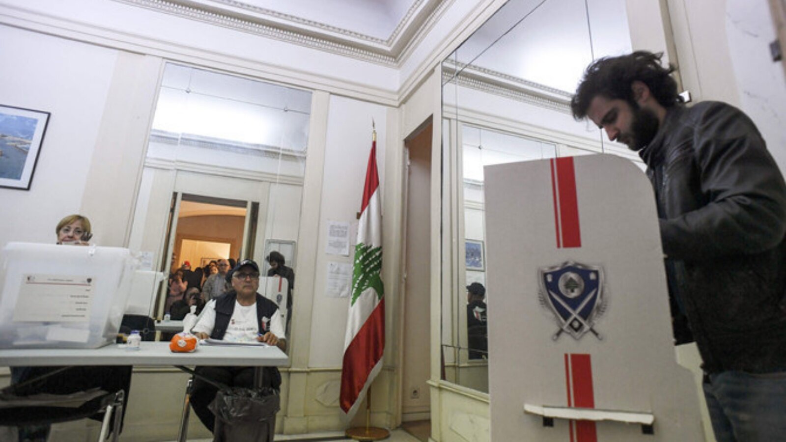 لبنانيون في دول الاغتراب يدلون بأصواتهم في الانتخابات البرلمانية في 6 مايو 2022