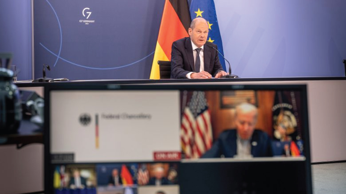 المستشار الألماني أولاف شولتز خلال مكالمة فيديو مع زملائه قادة مجموعة السبع ، في برلين ، ألمانيا ، 8 مايو 2022
