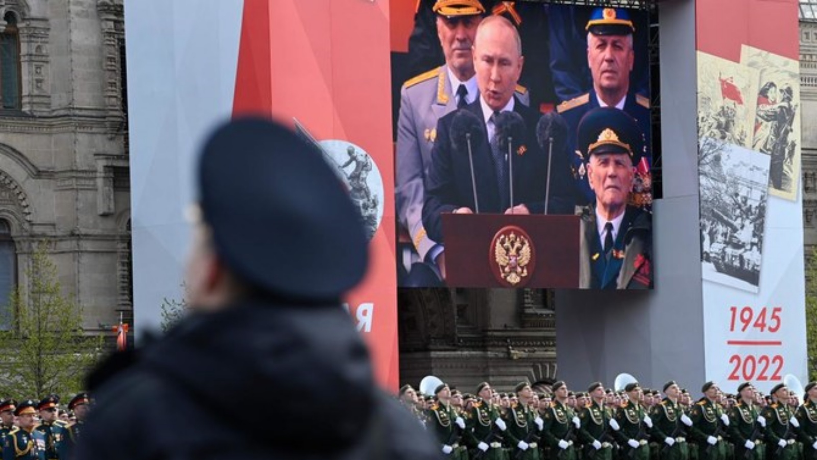 الرئيس الروسي فلاديمير بوتين في خطاب من الساحة الحمراء أمام آلاف الجنود المشاركين في العرض العسكري