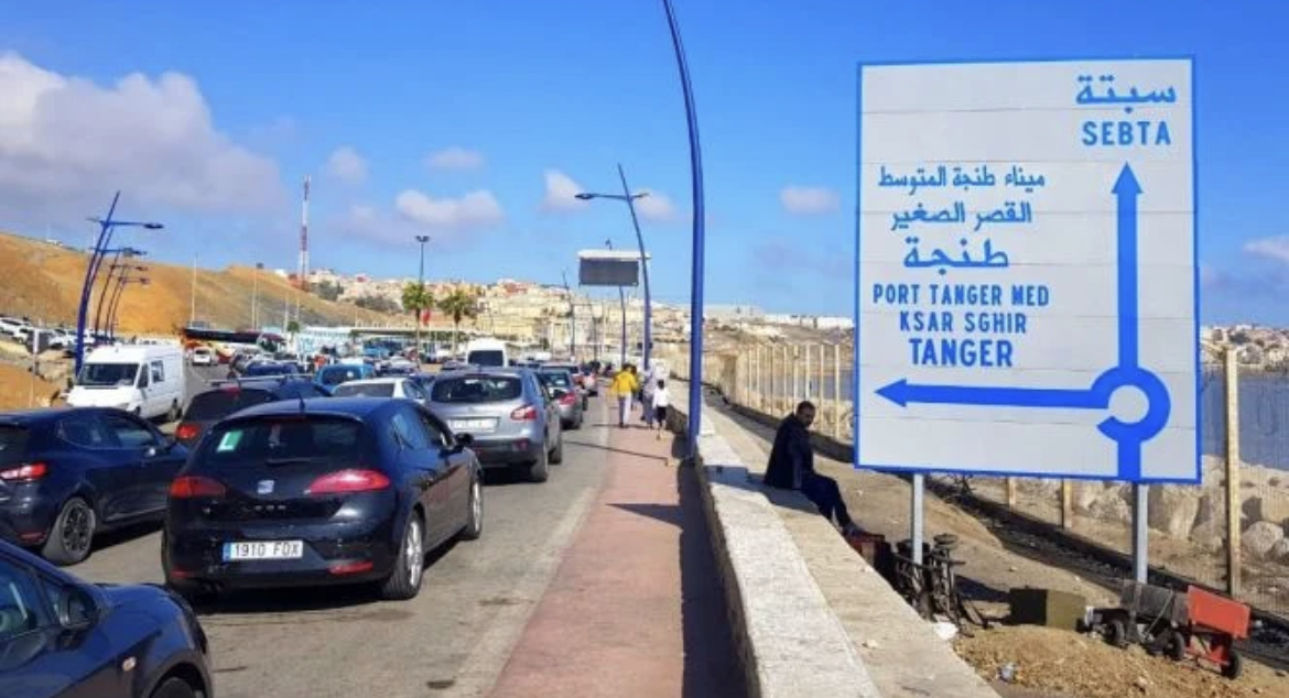 جانب من المعبر الحدودي بين المغرب وسبتة المحتلة 