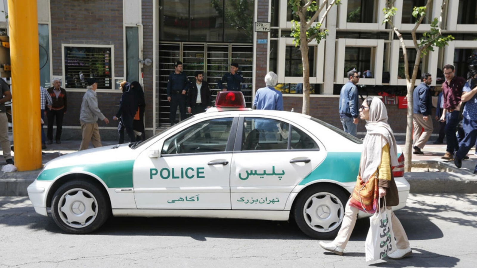 سيارة تابعة للشرطة الإيرانية