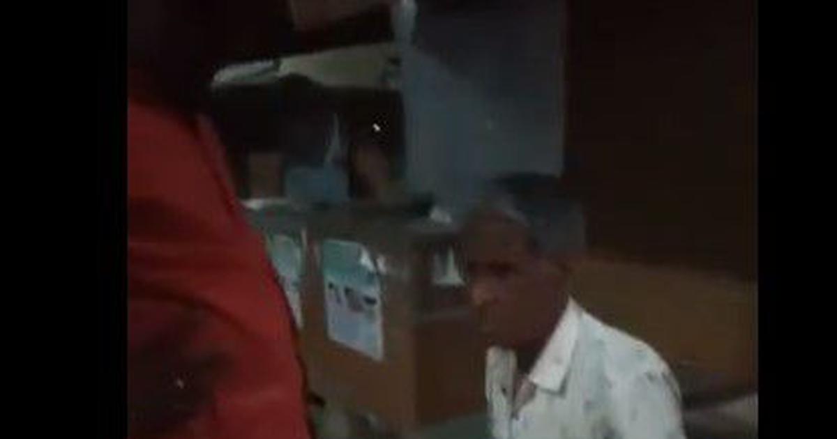 صورة مقتطعة من الفيديو للمسن الهندي الذي ضُرب حتى الموت للاشتباه في أنه مسلم