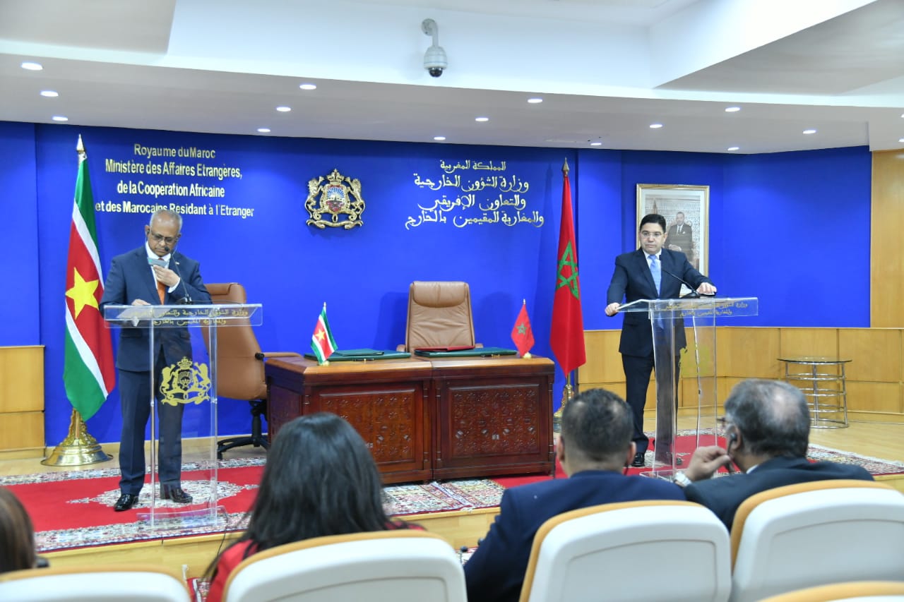 وزيرا خارجية المغرب وسورينام في مؤتمر صحافي الاربعاء 