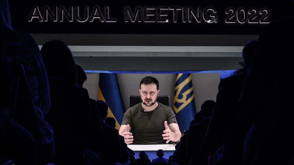 زيلينسكي يتحدث أمام منتدى دافوس في 23 مايو 2022