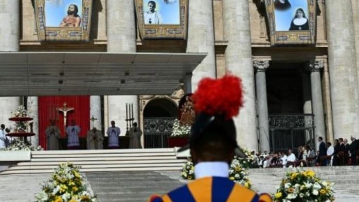 البابا فرنسيس يترأس قداس إعلان قداسة عشر شخصيات في الفاتيكان في 15 مايو 2022