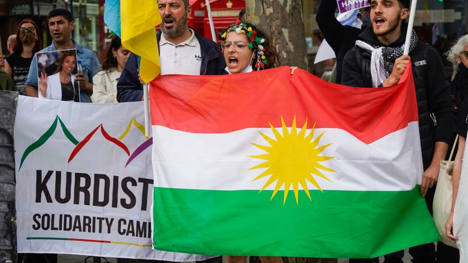 متظاهرون في لندن ضد التدخل العسكري التركي في شمال العراق بتاريخ 3 يوليو 2021