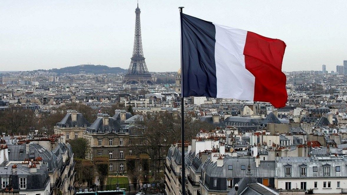 أرشيفية تظهر جانبًا من العاصمة الفرنسية باريس، وفي خلفيتها برج إيفل الشهير