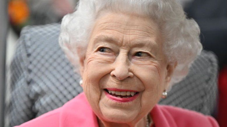 الملكة اليزابيث الثانية واحتفالات بيوبيلها البلاتيني 