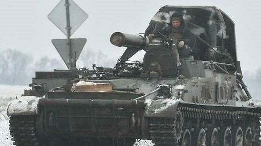 صورة من الأرشيف للمدفع هاون الروسي ذاتي الدفع عيار 240 ملم من طراز 2S4 