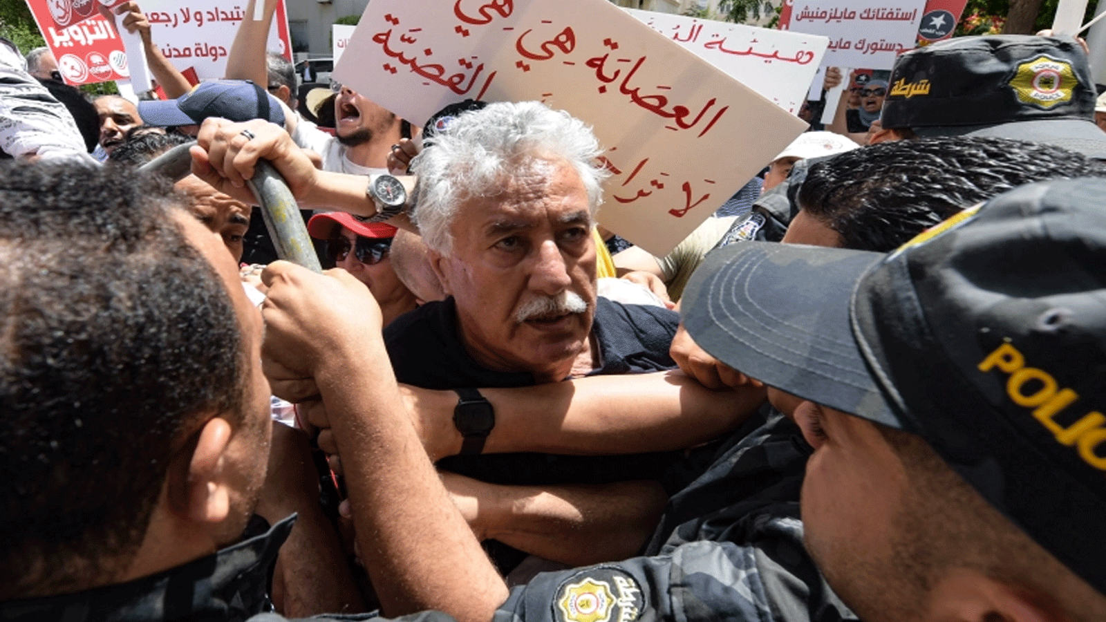 المتحدث باسم حزب العمال التونسي حمة الهمامي كان من بين المتظاهرين الذين أوقفتهم الشرطة السبت 4 حزيران\ يونيو2022